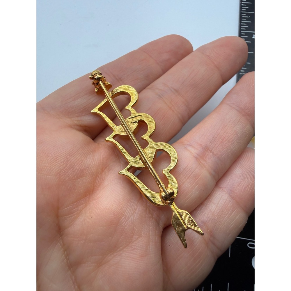 Vintage Avon Gold Tone Triple Heart Cupid Arrow Rhinestone Brooch Pin Signed - Picture 3 of 4